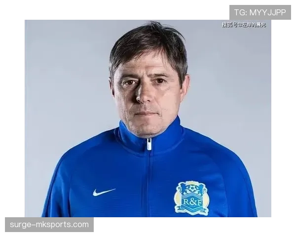 塞尔维亚主帅斯托伊科维奇为球队未来绘制蓝图,状态回暖备受关注 塞尔维亚主帅斯托伊科维奇为球队未来绘制蓝图,状态回暖备受关注