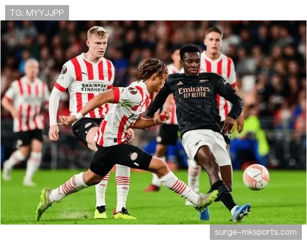 埃因霍温战术解析：高位逼抢与快速转换持续推进