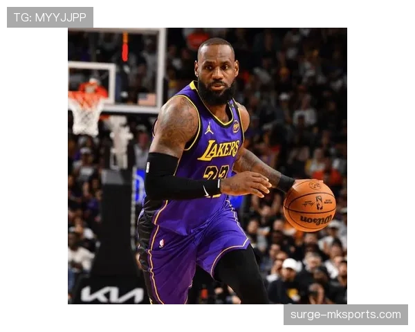 安德鲁·威金斯无球跑位提速显著 拉开空间助勇士提升外线效率