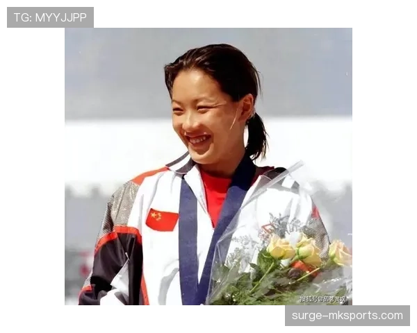 伏明霞跳水拿金牌那会儿，谁还记得她后来嫁豪门连生仨娃还素颜买菜？